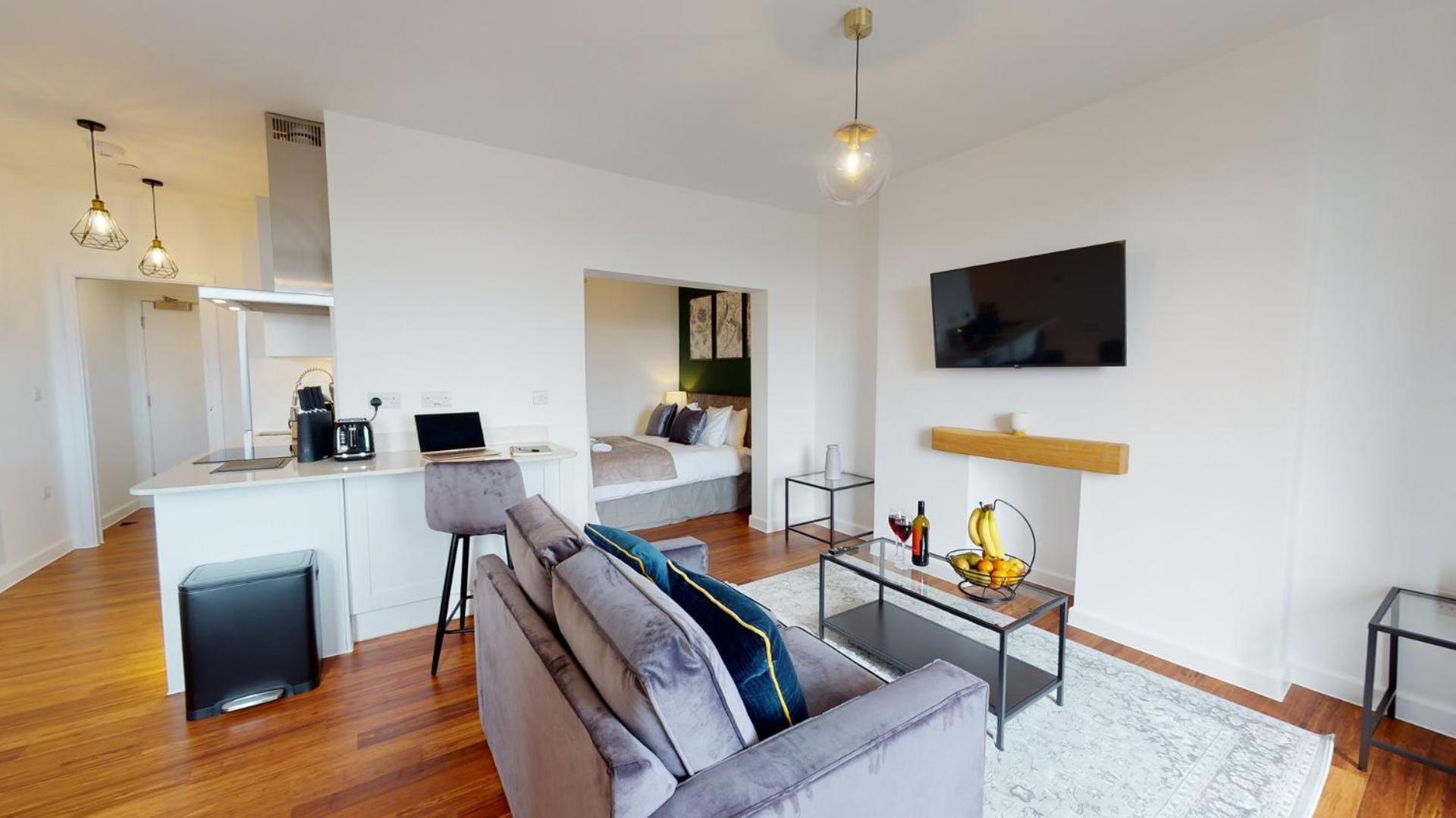 Studio Apartment With 65" Smart Tv Newport  Exteriör bild