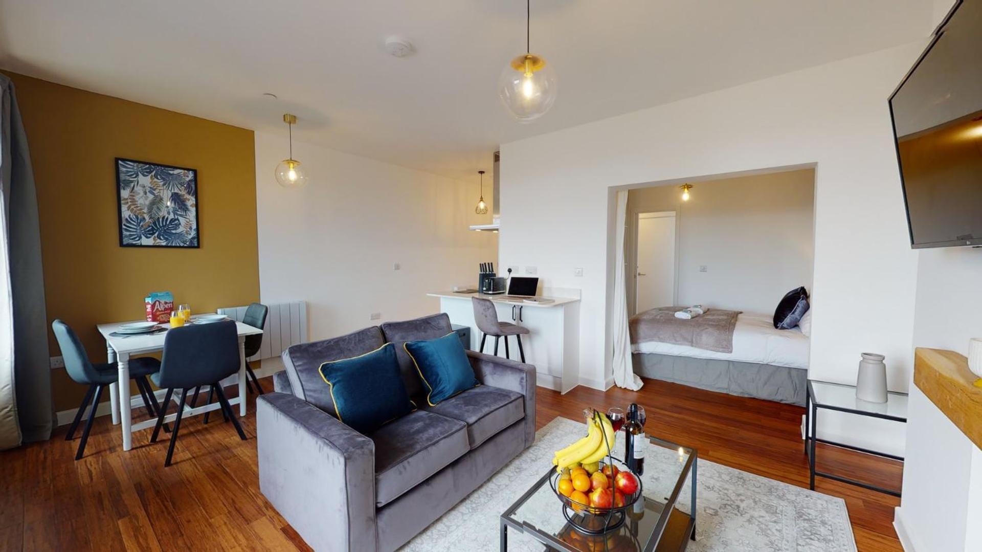 Studio Apartment With 65" Smart Tv Newport  Exteriör bild
